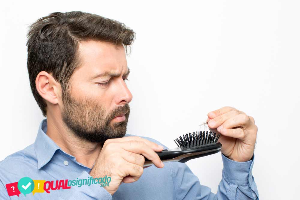 Sonhar com cabelo caindo da cabeça - www.qualosignificado.com